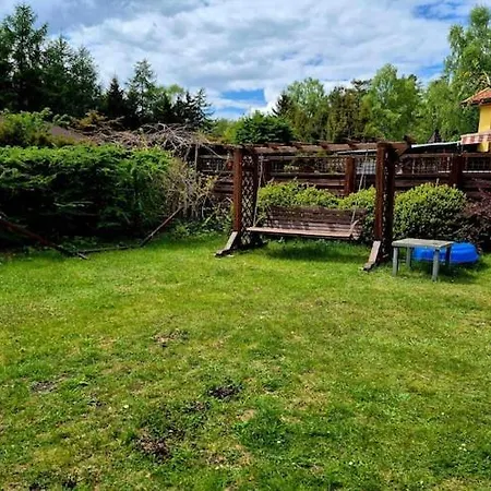 بيت للعطل Lakeside Home, Private Garden Wierzchowo (Szczecinek)