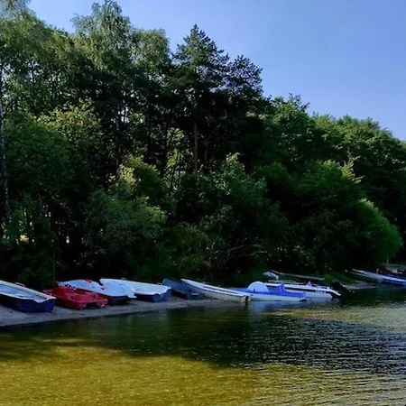 بيت للعطل Lakeside Home, Private Garden *